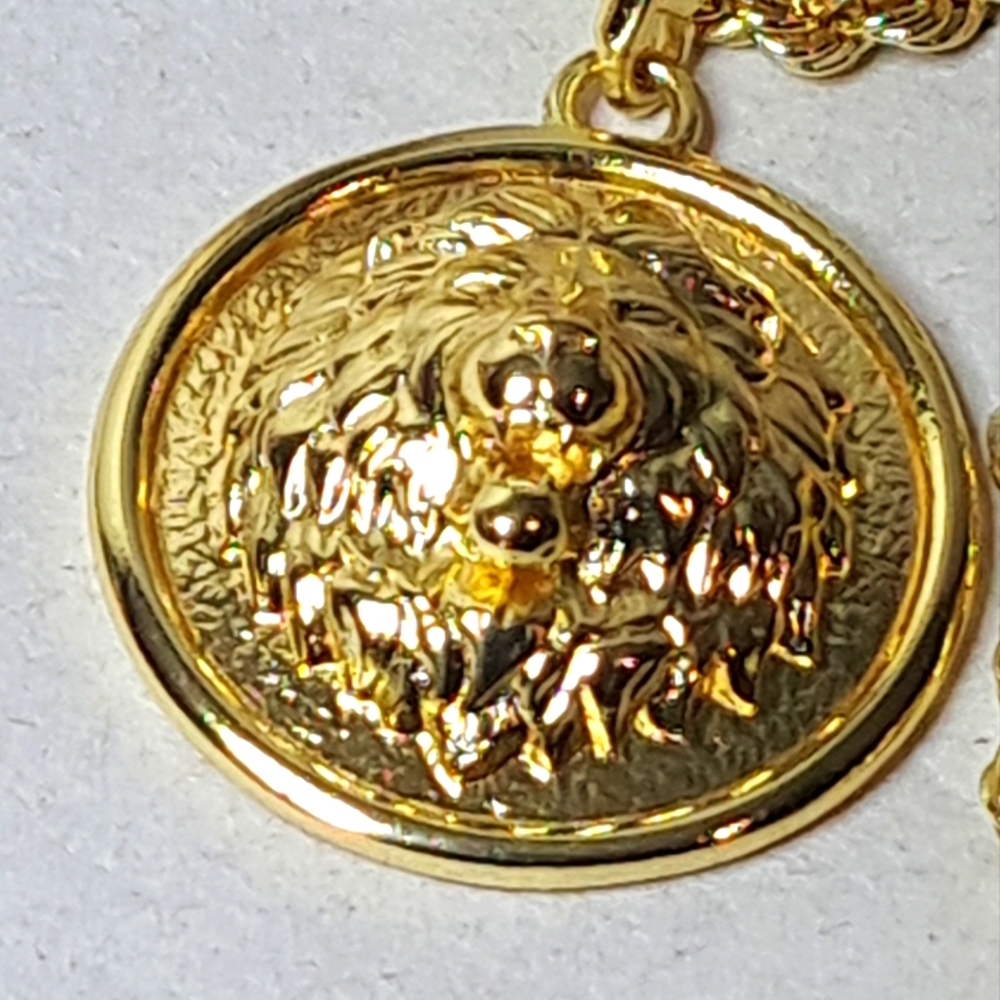 Gold Belleza lion Medallion Pendant 19 Inches spiral chain. Gp